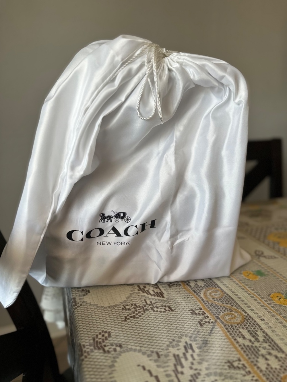 Coach Lola Shoulder Bag - Picture 4 of 8